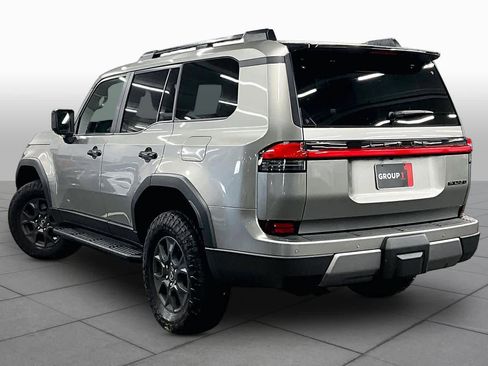 Used 2024 Lexus GX 550 image 11