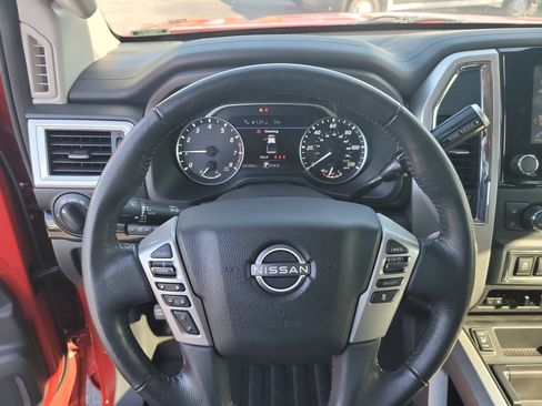 Used 2023 Nissan Titan SV w/ SV Convenience Package RWD image 27