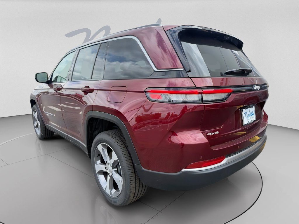 New 2026 Jeep Grand Cherokee Limited w/ Luxury Tech Group II AWD/4WD image 8