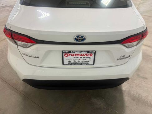 Used 2023 Toyota Corolla LE w/ Carpet Mat Package (TMS) FWD image 16