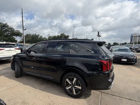 Used 2022 Kia Sorento S FWD image 8