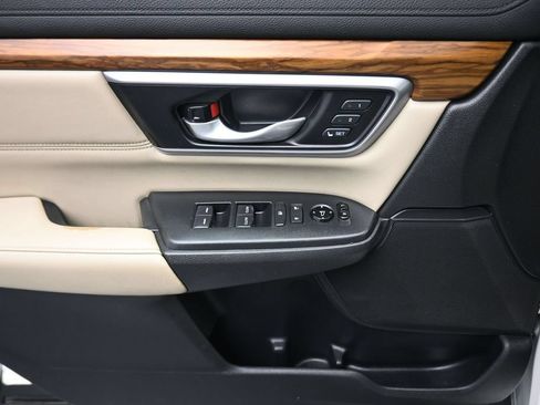 Used 2018 Honda CR-V Touring image 10