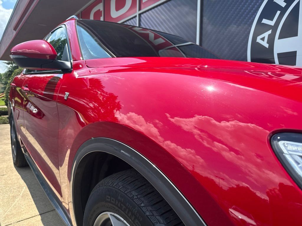 Used 2023 Alfa Romeo Stelvio Ti AWD/4WD image 2