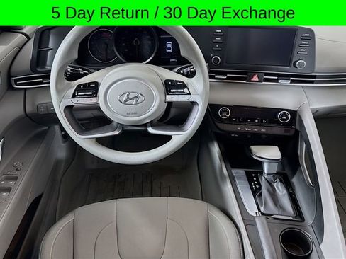 Used 2023 Hyundai Elantra SEL w/ Preferred Accessory Package image 21