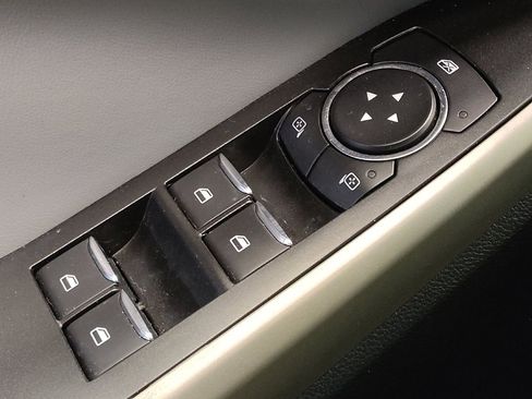 Used 2021 Ford Explorer XLT w/ Equipment Group 202A image 27