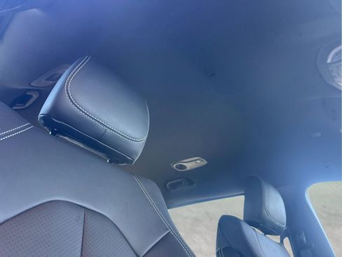 New 2026 Chrysler Pacifica Select AWD/4WD image 18