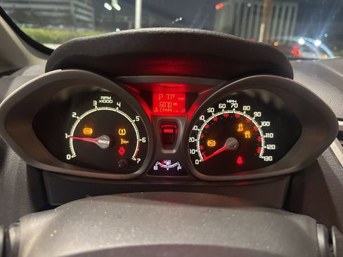 Used 2013 Ford Fiesta SE image 5