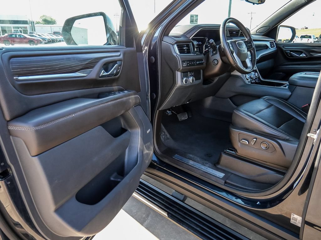 Used 2021 GMC Yukon Denali w/ Denali Premium Package RWD image 34