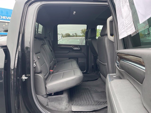 Used 2024 Chevrolet Silverado 2500 LT w/ Midnight Edition AWD/4WD image 17