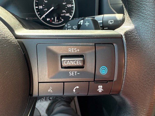 Used 2024 Nissan Rogue SV FWD image 19