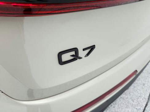 Used 2023 Audi Q7 2.0T Premium Plus w/ Premium Plus Package image 24