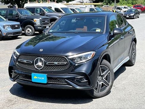 Used 2025 Mercedes-Benz GLC 300 4MATIC image 3