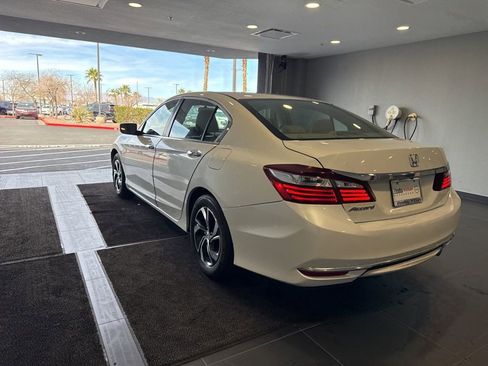 Used 2017 Honda Accord LX image 10