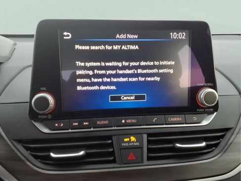 Used 2025 Nissan Altima 2.5 SV FWD image 11