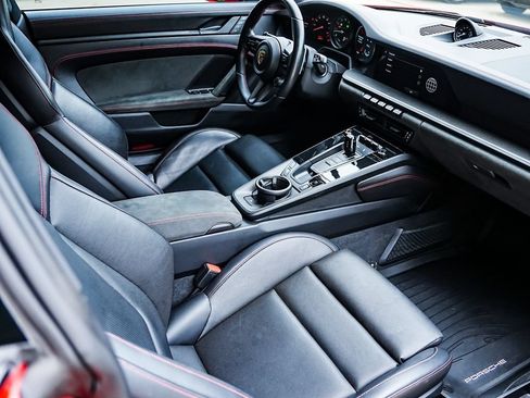 Certified 2023 Porsche 911 Carrera GTS RWD image 34