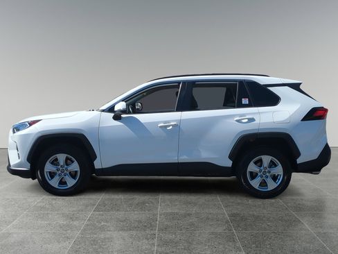Used 2020 Toyota RAV4 XLE w/ XLE Grade Weather Package image 2