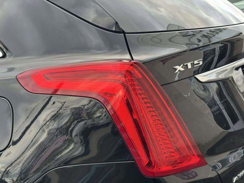 Used 2017 Cadillac XT5 Luxury w/ Driver Awareness Package image 7