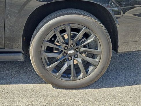 Used 2025 Cadillac Escalade ESV Premium Luxury w/ Touring Package image 6