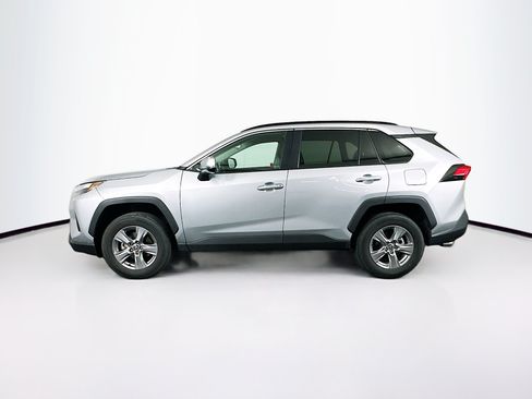 Used 2025 Toyota RAV4 XLE AWD/4WD image 4
