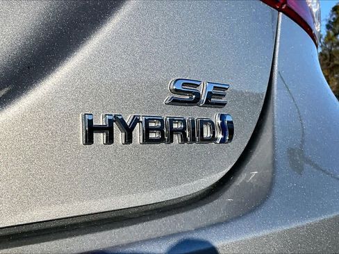 Certified 2019 Toyota Camry SE image 9