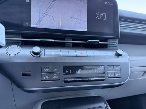 Used 2024 Hyundai Kona SEL w/ Convenience Package image 16