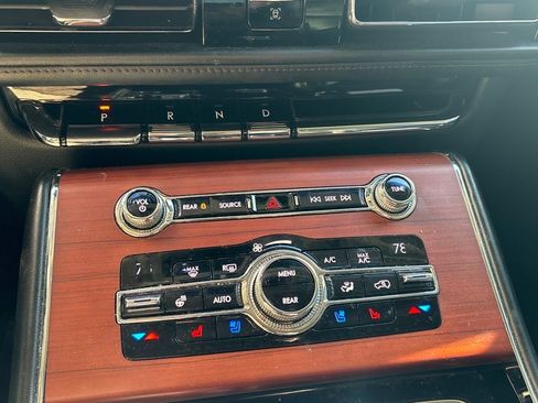 Used 2020 Lincoln Aviator Reserve w/ Elements Package Plus image 12