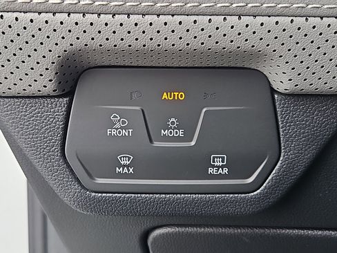 New 2026 Volkswagen Atlas Cross Sport SEL R-Line image 10