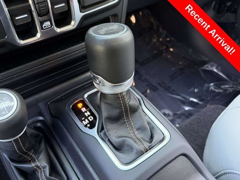 Used 2023 Jeep Wrangler Unlimited Sahara AWD/4WD image 19