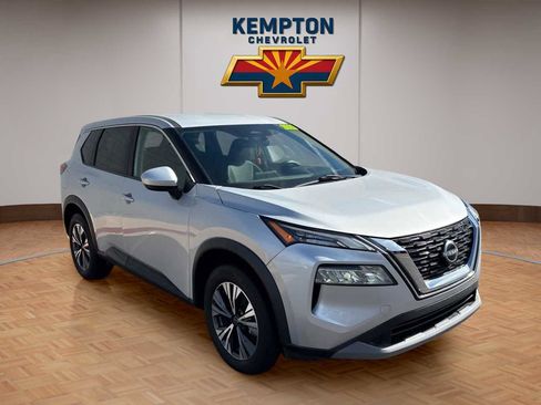 Used 2023 Nissan Rogue SV image 8