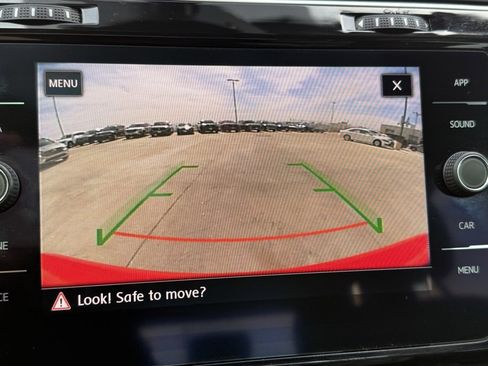 Used 2019 Volkswagen Golf 4-Door image 10