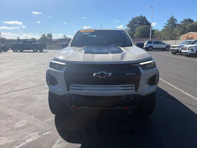 Certified 2026 Chevrolet Colorado ZR2 w/ Midnight Edition AWD/4WD image 3
