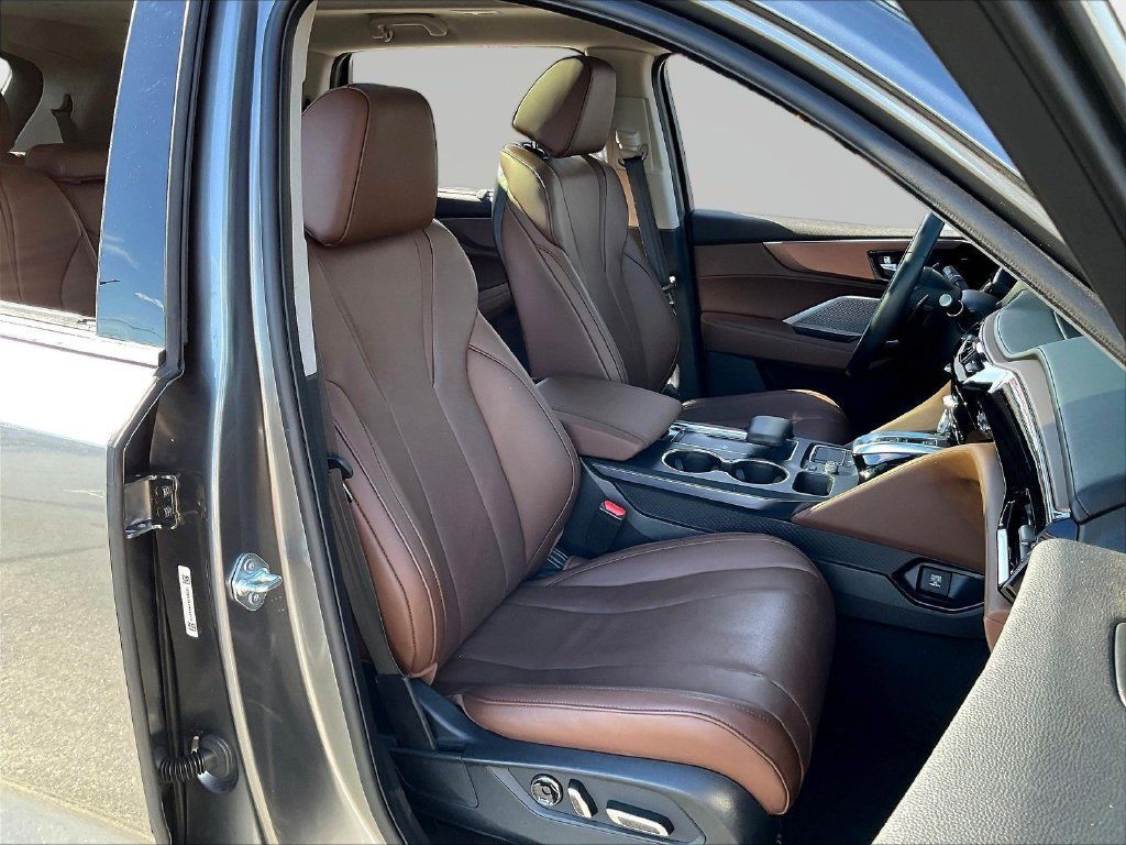 Certified 2024 Acura MDX w/ Technology Package AWD/4WD image 31
