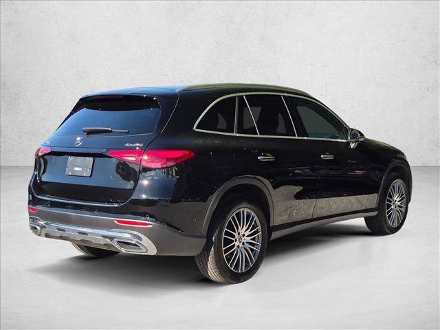 Used 2025 Mercedes-Benz GLC 300 4MATIC image 5