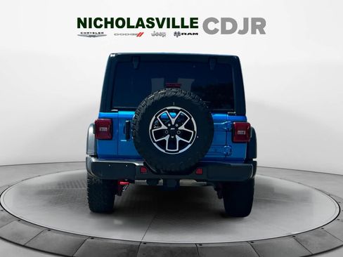 Used 2024 Jeep Wrangler Unlimited Rubicon w/ Convenience Group AWD/4WD image 4