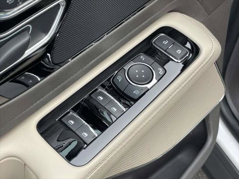 Used 2023 Lincoln Aviator Standard image 15