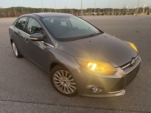 Used 2012 Ford Focus Titanium image 6