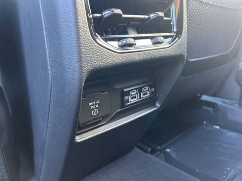 New 2025 Jeep Grand Cherokee Laredo X w/ Luxury Tech Group I AWD/4WD image 13