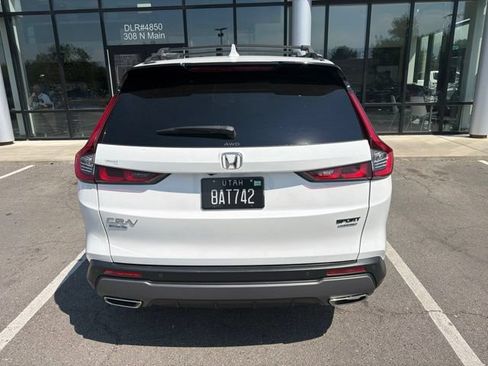 Used 2025 Honda CR-V Sport Touring image 4
