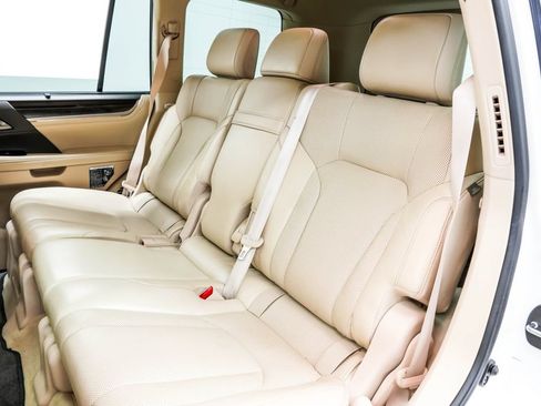 Used 2018 Lexus LX 570 4WD image 17