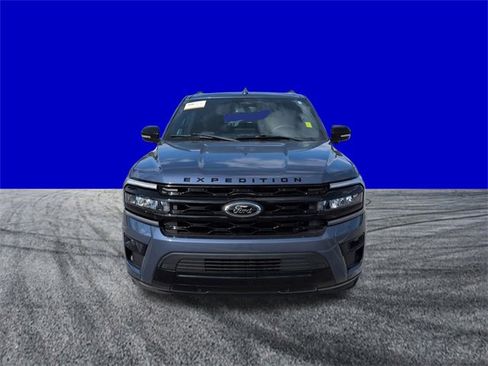 Certified 2022 Ford Expedition Limited image 9