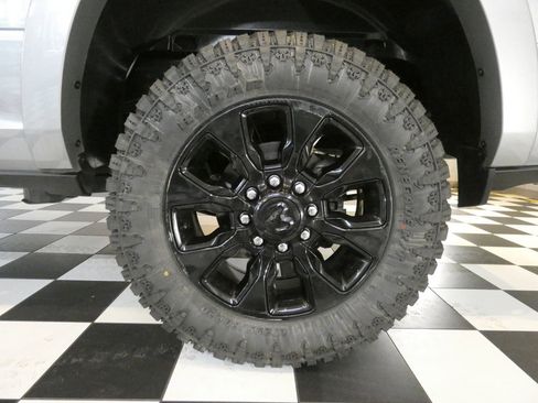 Used 2024 RAM 2500 Limited image 7