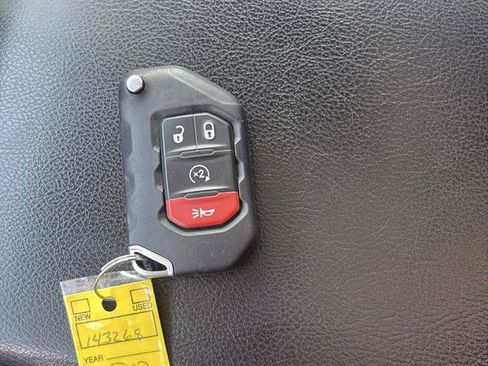 Used 2022 Jeep Gladiator Sport AWD/4WD image 22