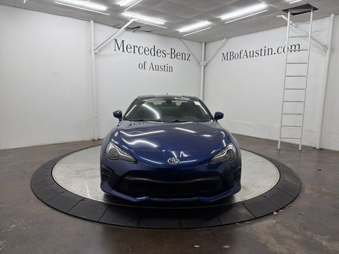 Used 2020 Toyota 86 image 2