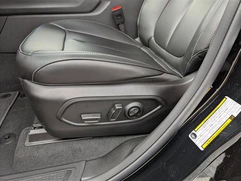 New 2025 Jeep Grand Cherokee Limited w/ Black Appearance Package image 16