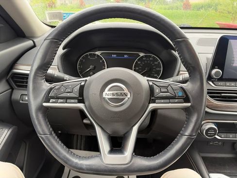 Used 2019 Nissan Altima 2.5 SL FWD image 5