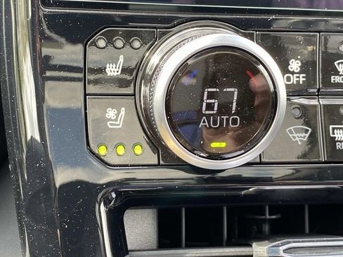 New 2026 Toyota Highlander Platinum AWD/4WD image 13