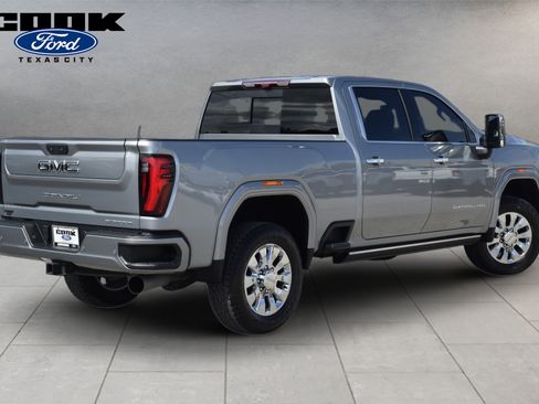 Used 2024 GMC Sierra 2500 Denali Ultimate w/ Max Trailering Package AWD/4WD image 4