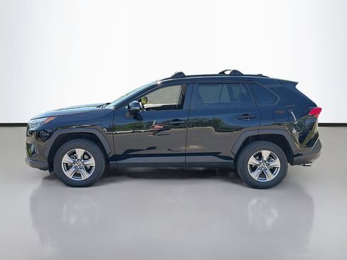 Used 2022 Toyota RAV4 XLE w/ Convenience Package image 2