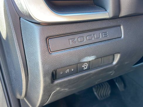 Used 2023 Nissan Rogue S FWD image 16