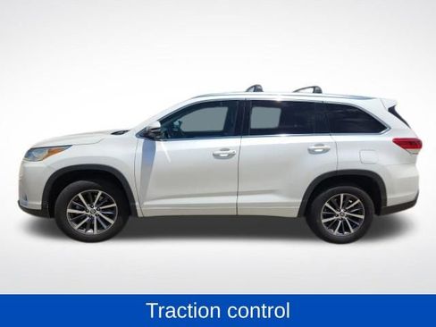 Used 2018 Toyota Highlander XLE image 6